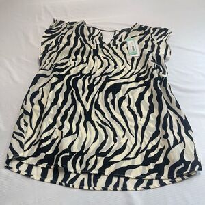 NWT West Kei Raelyn Flutter Sleeve Zebra Print Blouse Top Size Medium New